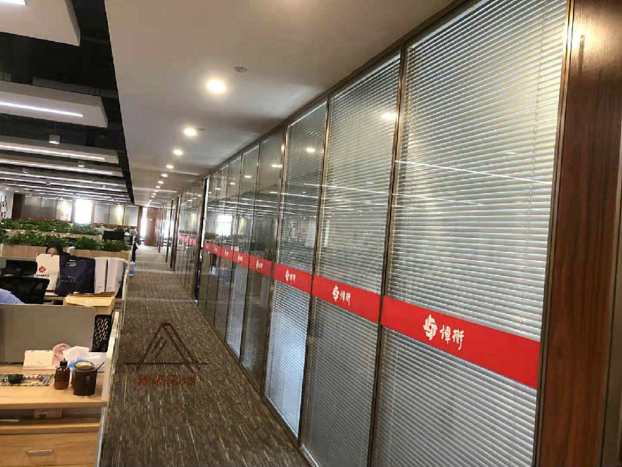 玫瑰金百葉隔斷