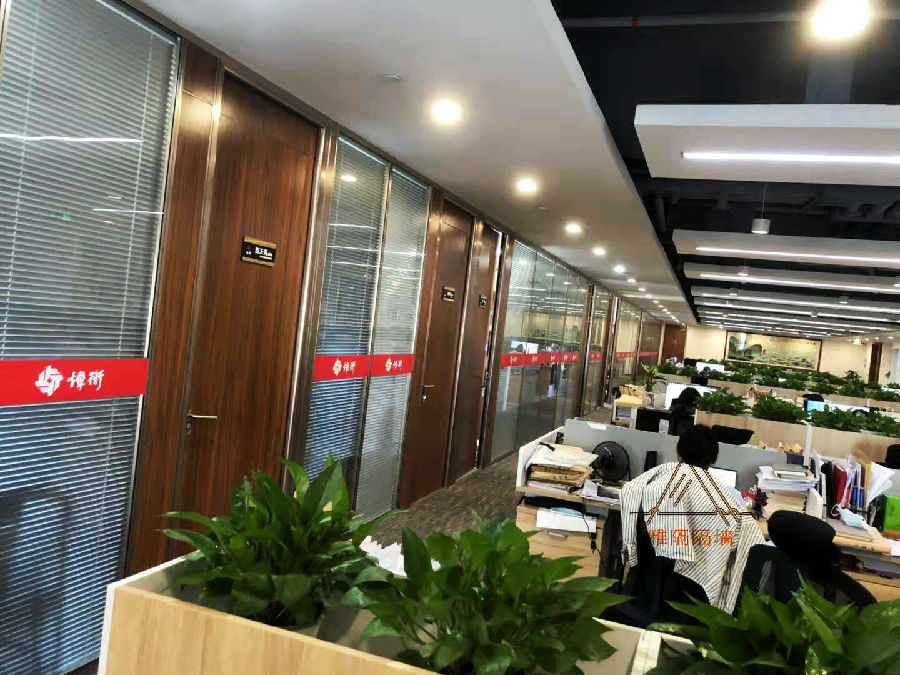 玫瑰金百葉隔斷